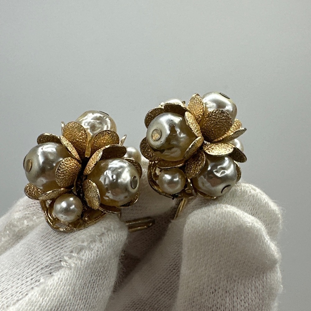 Antique Wingback Earrings Imitation Pearl‎ 1940’s PAT 2414382 #553